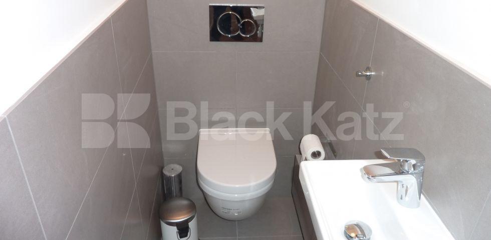 			 NEWLY REFURBISHED 3 BED GOOD FOR 4 SHARERS!, 3 Bedroom, 1 bath, 1 reception Flat			 Harrington Square, CAMDEN/MORNINGTON CRESCENT